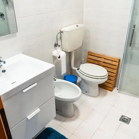 Apartment Cozy Flat With Lateral Sea View In *