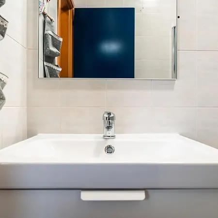Cozy Flat With Lateral Sea View In * Bibione